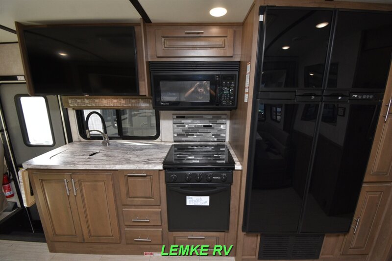 2019 Forest River FR3 30DS   - Photo 17 - Rocklin, CA 95677
