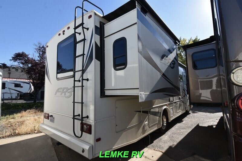 2019 Forest River FR3 30DS   - Photo 7 - Rocklin, CA 95677