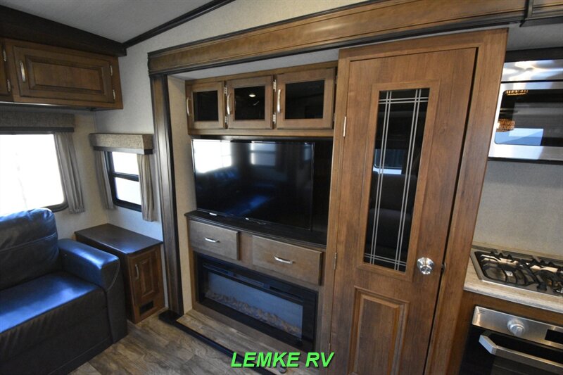 2019 Grand Design Reflection 303RLS   - Photo 22 - Rocklin, CA 95677