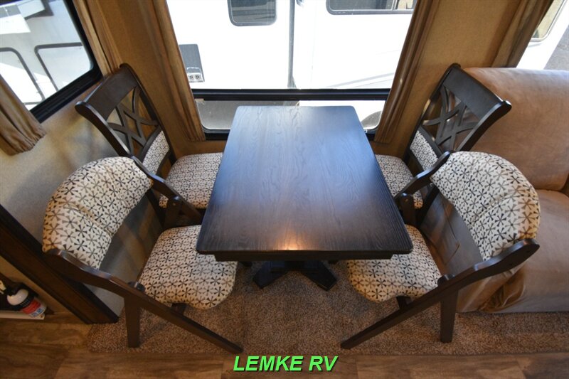 2019 Grand Design Reflection 303RLS   - Photo 16 - Rocklin, CA 95677