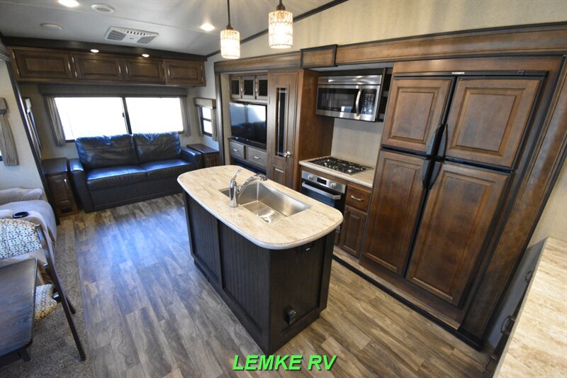 2019 Grand Design Reflection 303RLS   - Photo 9 - Rocklin, CA 95677