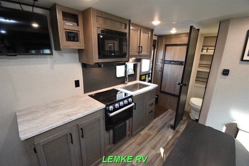 2022 Starcraft Autumn Ridge 20FBS   - Photo 9 - Rocklin, CA 95677