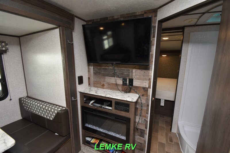 2020 Dutchmen Coleman Lantern 264RL   - Photo 24 - Rocklin, CA 95677