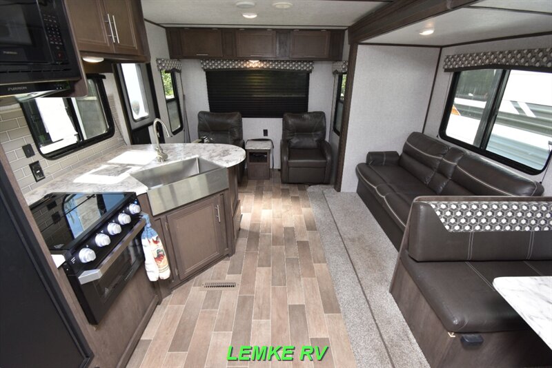 2020 Dutchmen Coleman Lantern 264RL   - Photo 5 - Rocklin, CA 95677