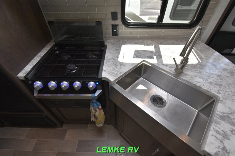 2020 Dutchmen Coleman Lantern 264RL   - Photo 13 - Rocklin, CA 95677