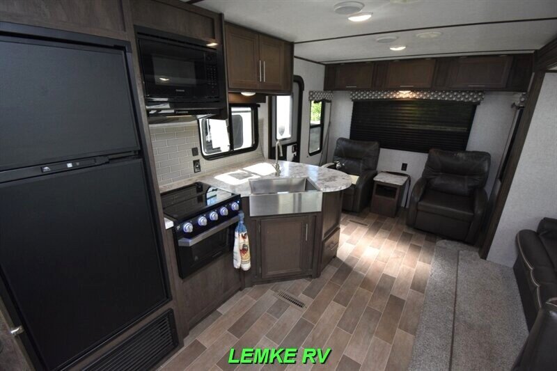 2020 Dutchmen Coleman Lantern 264RL   - Photo 10 - Rocklin, CA 95677