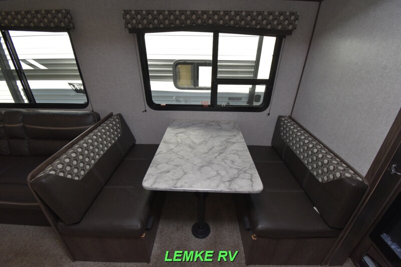 2020 Dutchmen Coleman Lantern 264RL   - Photo 15 - Rocklin, CA 95677