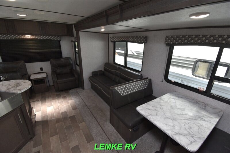 2020 Dutchmen Coleman Lantern 264RL   - Photo 13 - Rocklin, CA 95677