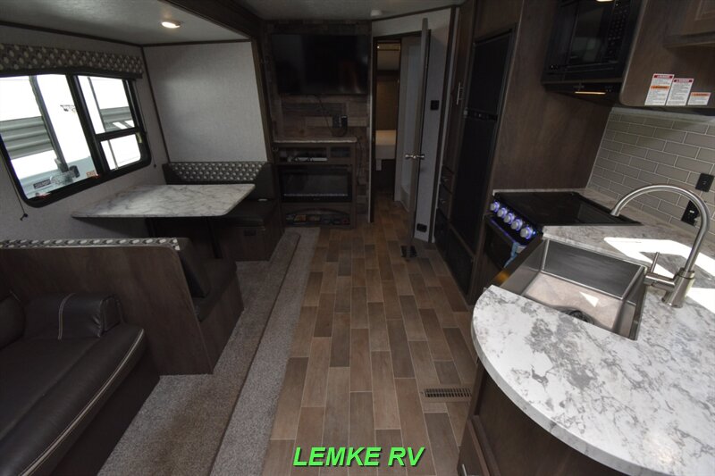 2020 Dutchmen Coleman Lantern 264RL   - Photo 2 - Rocklin, CA 95677