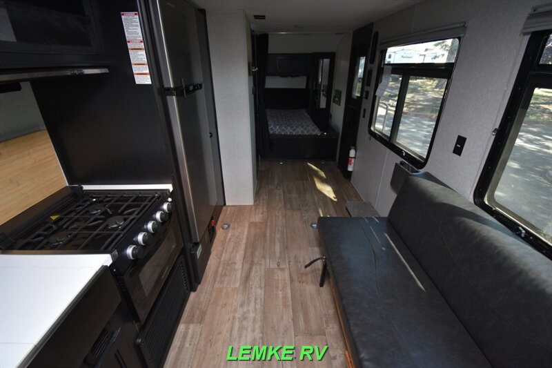 2022 Forest River Cherokee Grey Wolf 18RRBL   - Photo 5 - Rocklin, CA 95677