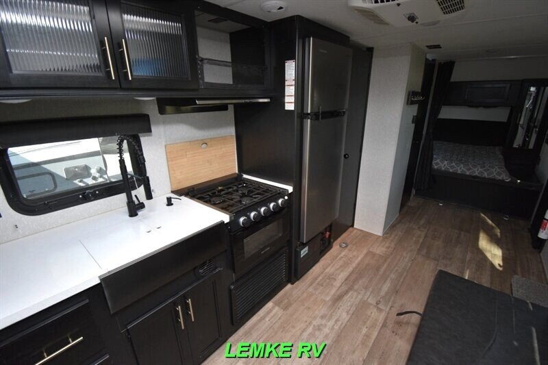 2022 Forest River Cherokee Grey Wolf 18RRBL   - Photo 15 - Rocklin, CA 95677