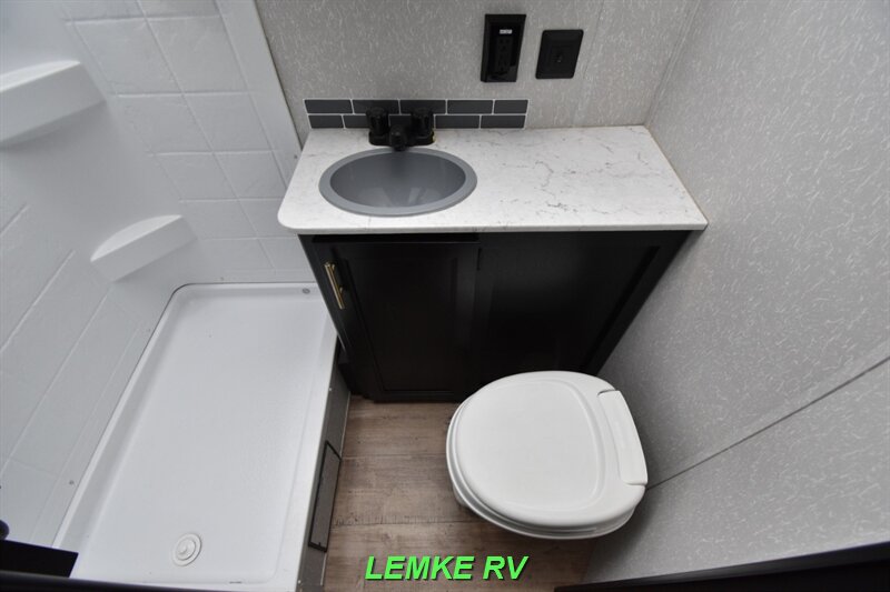 2022 Forest River Cherokee Grey Wolf 18RRBL   - Photo 18 - Rocklin, CA 95677