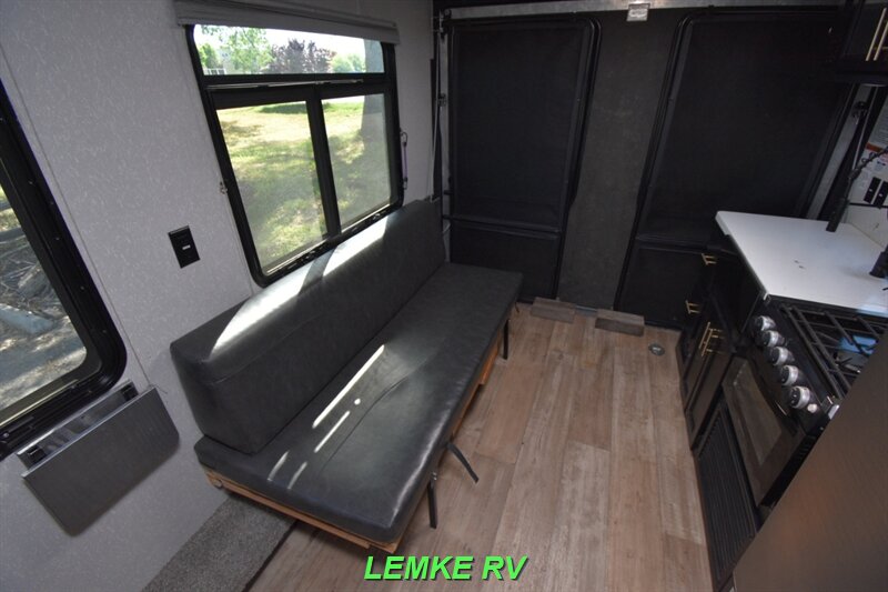 2022 Forest River Cherokee Grey Wolf 18RRBL   - Photo 13 - Rocklin, CA 95677