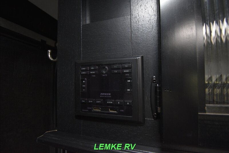 2022 Forest River Cherokee Grey Wolf 18RRBL   - Photo 21 - Rocklin, CA 95677