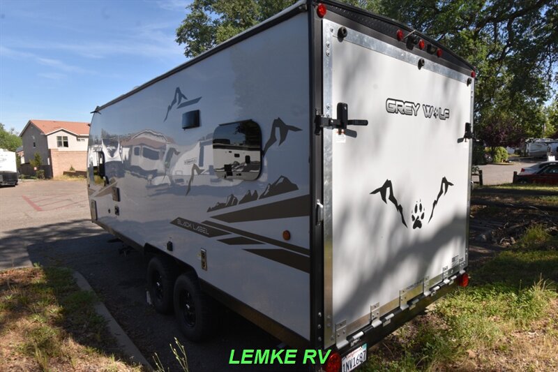 2022 Forest River Cherokee Grey Wolf 18RRBL   - Photo 7 - Rocklin, CA 95677