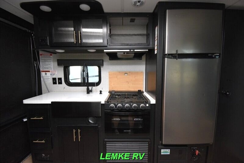 2022 Forest River Cherokee Grey Wolf 18RRBL   - Photo 14 - Rocklin, CA 95677