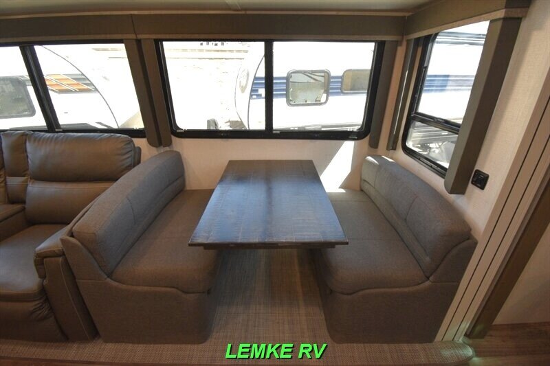 2023 Keystone Cougar Half-Ton 26RBSWE   - Photo 24 - Rocklin, CA 95677