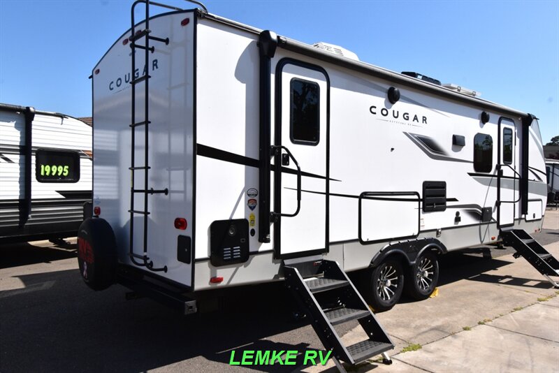 2023 Keystone Cougar Half-Ton 26RBSWE   - Photo 10 - Rocklin, CA 95677