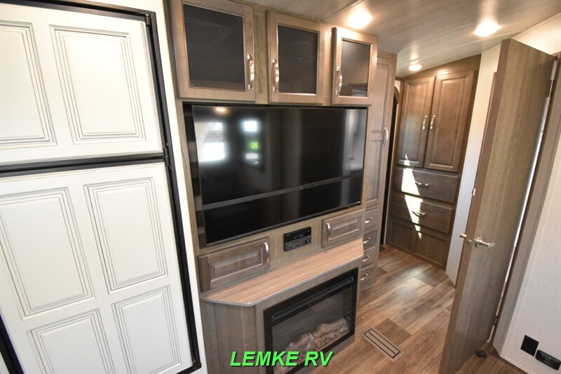2023 Keystone Cougar Half-Ton 26RBSWE   - Photo 24 - Rocklin, CA 95677