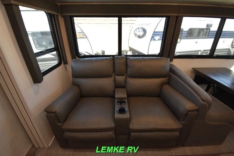 2023 Keystone Cougar Half-Ton 26RBSWE   - Photo 23 - Rocklin, CA 95677