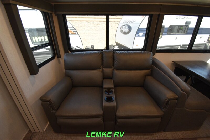 2023 Keystone Cougar Half-Ton 26RBSWE   - Photo 22 - Rocklin, CA 95677