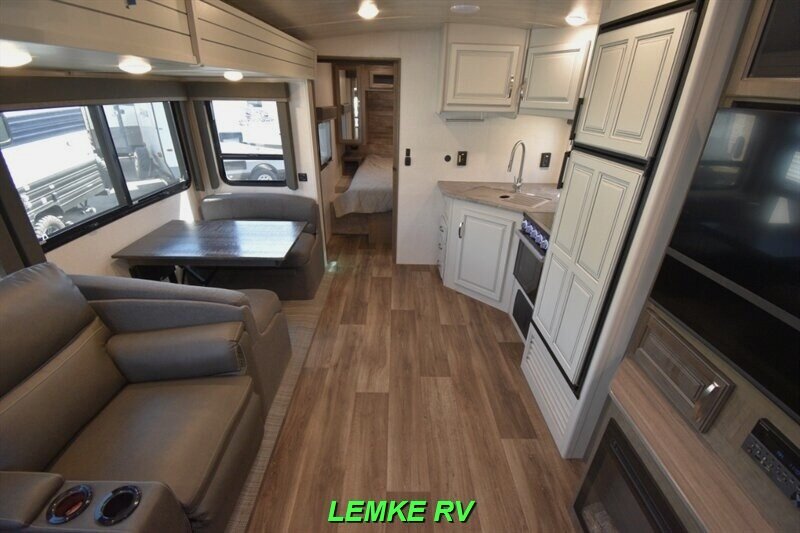 2023 Keystone Cougar Half-Ton 26RBSWE   - Photo 5 - Rocklin, CA 95677