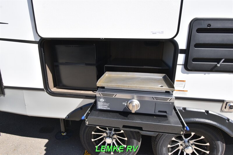 2023 Keystone Cougar Half-Ton 26RBSWE   - Photo 6 - Rocklin, CA 95677