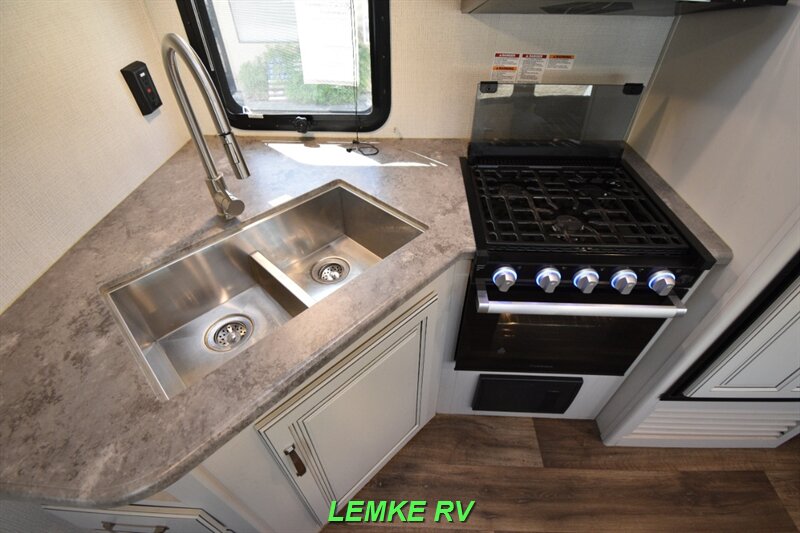 2023 Keystone Cougar Half-Ton 26RBSWE   - Photo 16 - Rocklin, CA 95677
