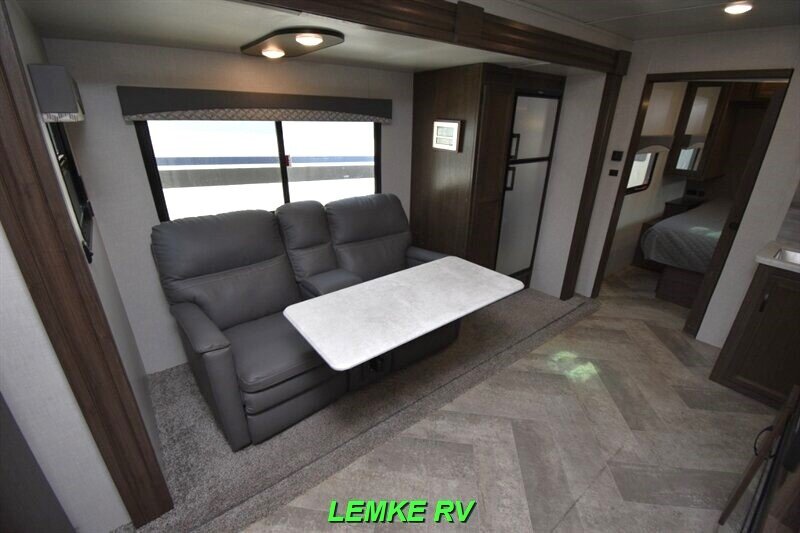 2020 Winnebago Voyage 2427RB   - Photo 9 - Rocklin, CA 95677