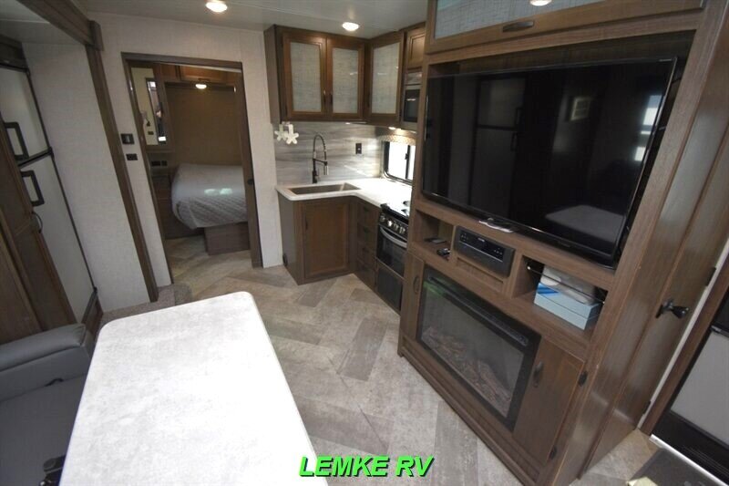 2020 Winnebago Voyage 2427RB   - Photo 11 - Rocklin, CA 95677