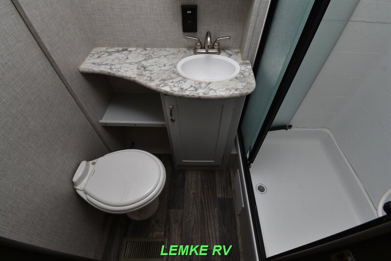 2019 Keystone Bullet Ultra Lite 212RBSWE   - Photo 16 - Rocklin, CA 95677