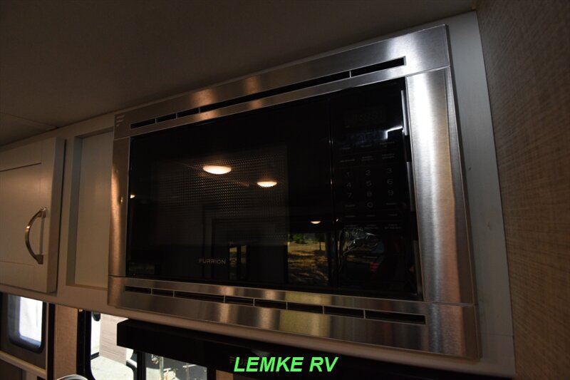 2019 Keystone Bullet Ultra Lite 212RBSWE   - Photo 22 - Rocklin, CA 95677