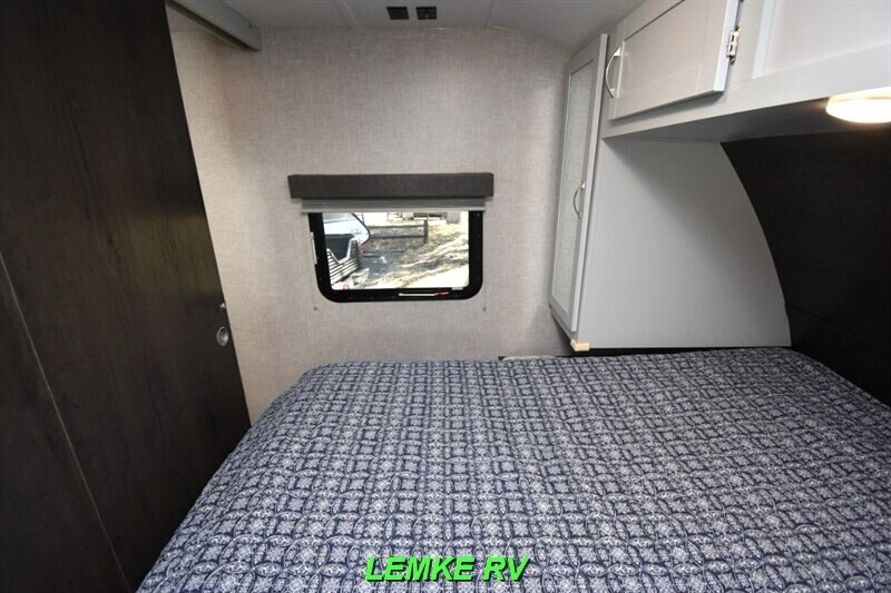 2019 Keystone Bullet Ultra Lite 212RBSWE   - Photo 16 - Rocklin, CA 95677