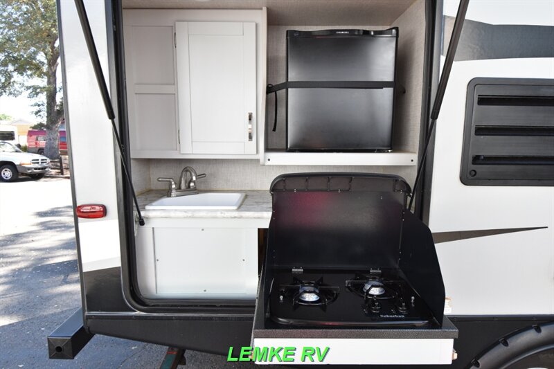 2019 Keystone Bullet Ultra Lite 212RBSWE   - Photo 10 - Rocklin, CA 95677