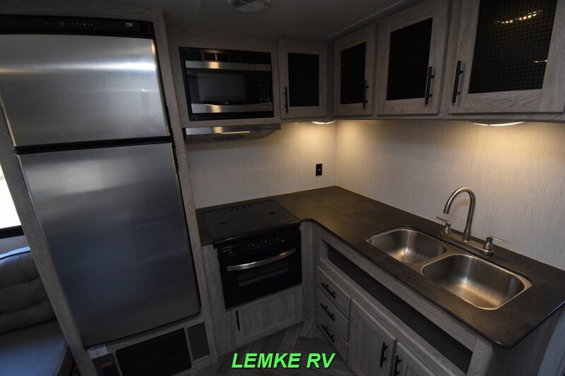 2023 Heartland Prowler 240RB   - Photo 13 - Rocklin, CA 95677