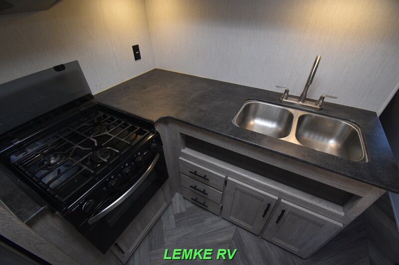 2023 Heartland Prowler 240RB   - Photo 14 - Rocklin, CA 95677