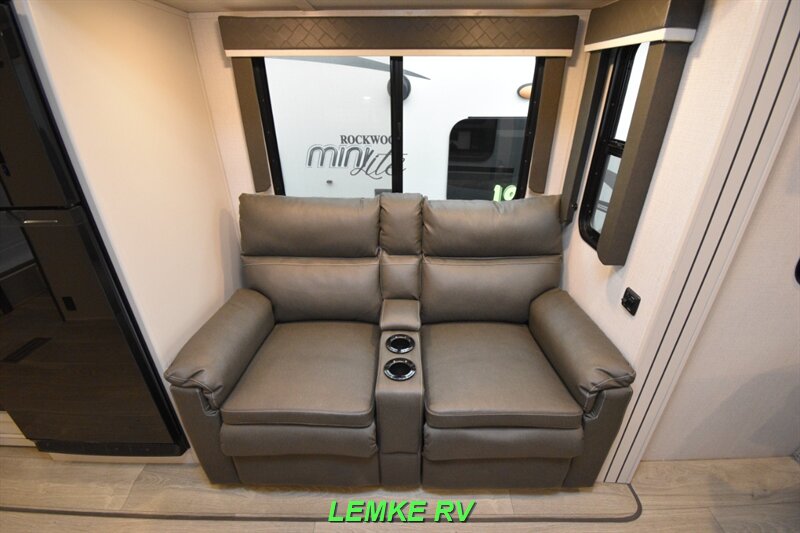 2024 Keystone Cougar Half-Ton 22MLSWE   - Photo 22 - Rocklin, CA 95677