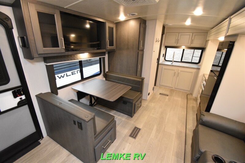 2024 Keystone Cougar Half-Ton 22MLSWE   - Photo 12 - Rocklin, CA 95677