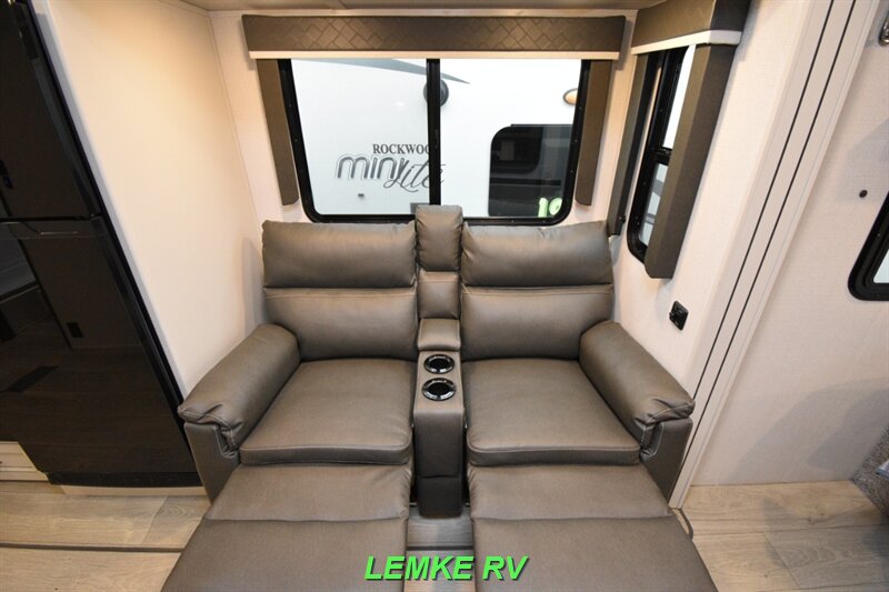 2024 Keystone Cougar Half-Ton 22MLSWE   - Photo 15 - Rocklin, CA 95677