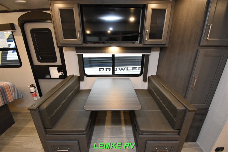 2024 Keystone Cougar Half-Ton 22MLSWE   - Photo 16 - Rocklin, CA 95677