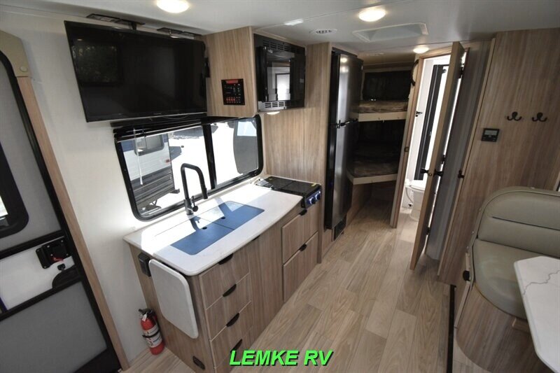 2025 Winnebago M Series 2326MBBH   - Photo 12 - Rocklin, CA 95677