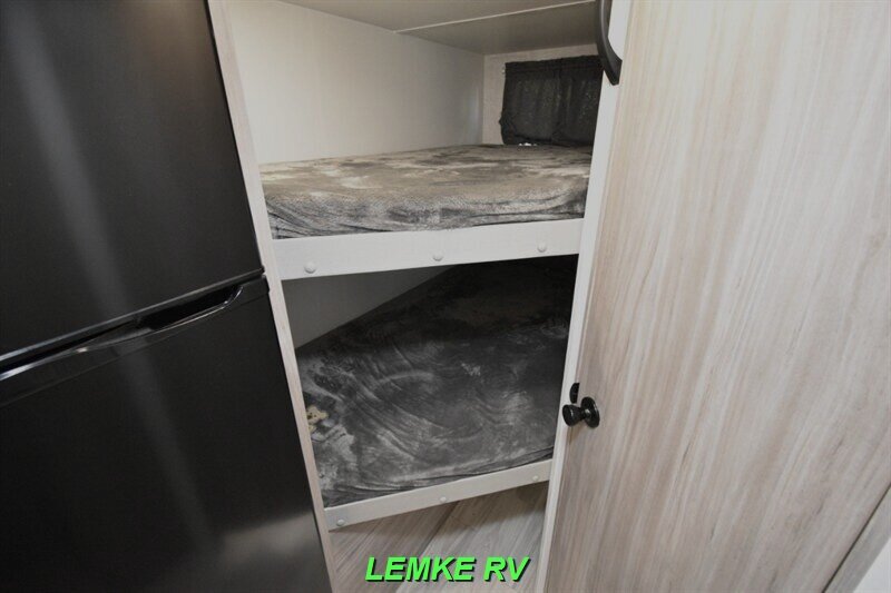 2025 Winnebago M Series 2326MBBH   - Photo 16 - Rocklin, CA 95677