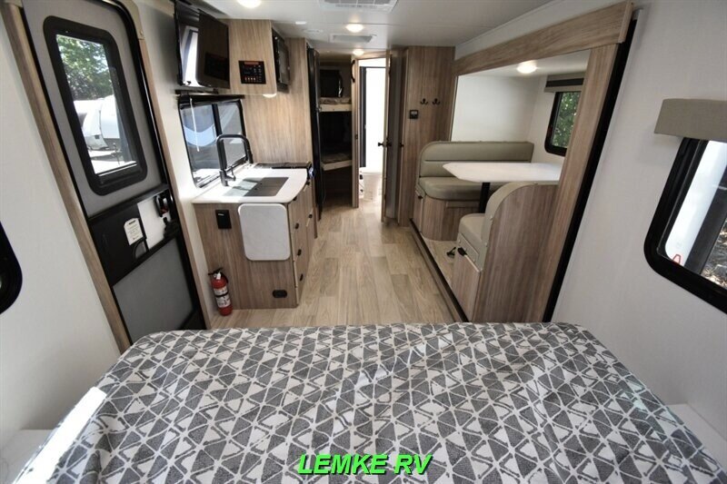 2025 Winnebago M Series 2326MBBH   - Photo 19 - Rocklin, CA 95677