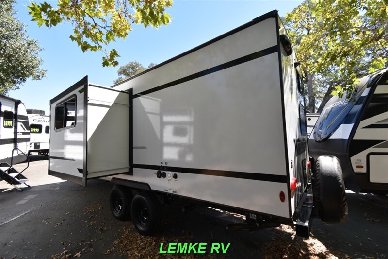 2025 Winnebago M-Series 2326MBBH   - Photo 7 - Rocklin, CA 95677