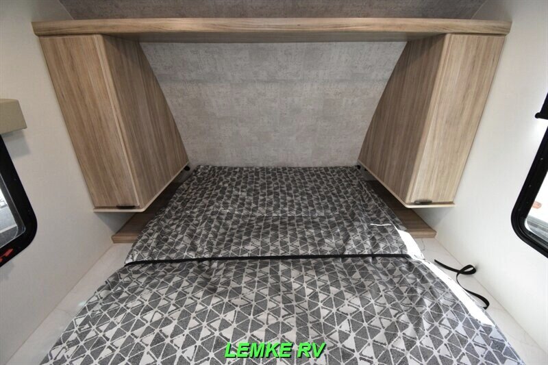 2025 Winnebago M Series 2326MBBH   - Photo 17 - Rocklin, CA 95677