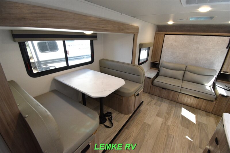 2025 Winnebago M-Series 2326MBBH   - Photo 13 - Rocklin, CA 95677
