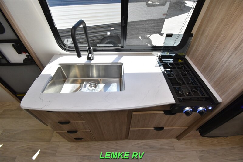 2025 Winnebago M-Series 2326MBBH   - Photo 24 - Rocklin, CA 95677