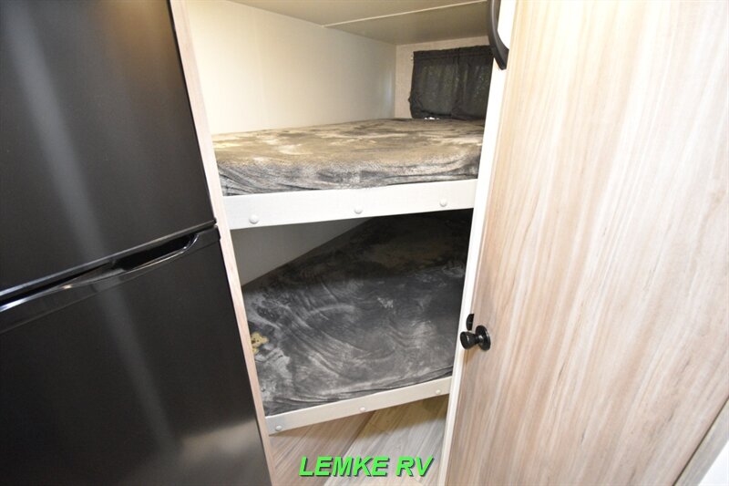 2025 Winnebago M-Series 2326MBBH   - Photo 17 - Rocklin, CA 95677