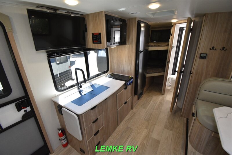 2025 Winnebago M-Series 2326MBBH   - Photo 12 - Rocklin, CA 95677