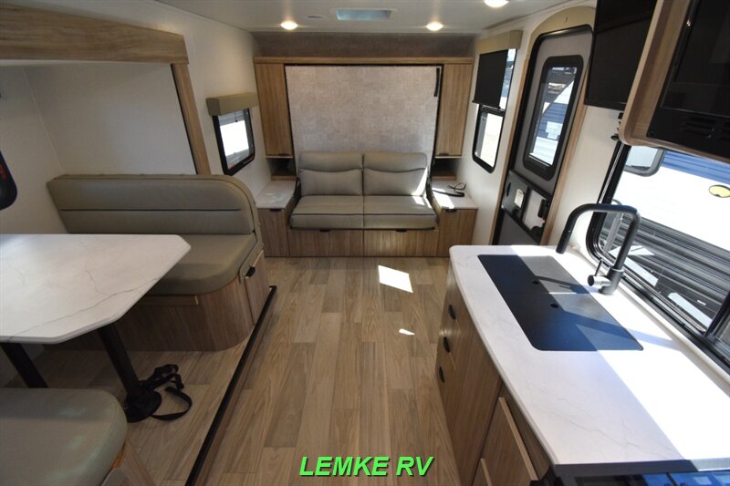 2025 Winnebago M-Series 2326MBBH   - Photo 5 - Rocklin, CA 95677
